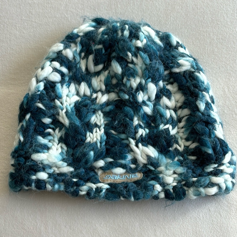 💙💚DAKINE Knit Beanie
